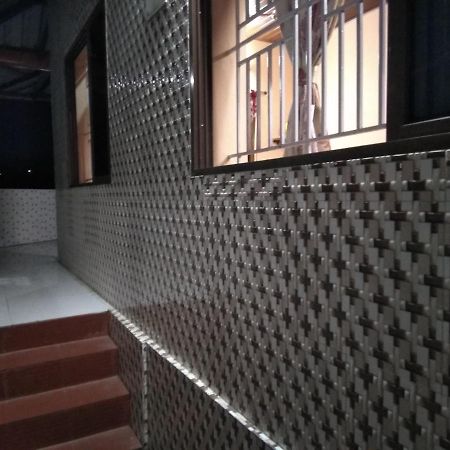 Maniis Homestay Vālpārai Exterior foto