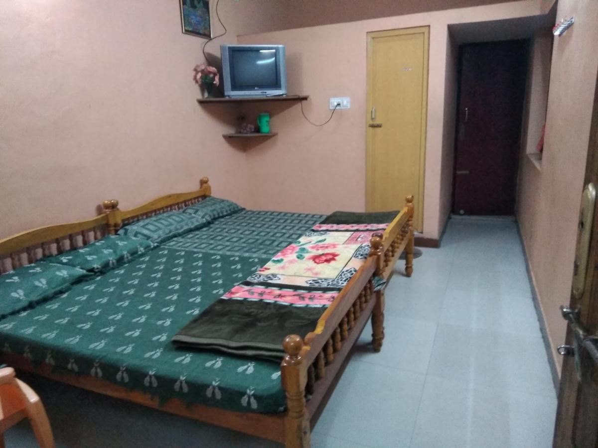 Maniis Homestay Vālpārai Exterior foto