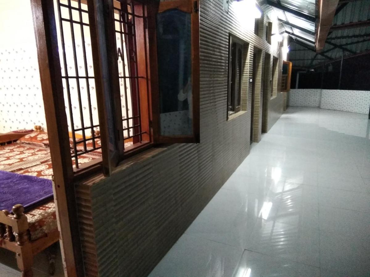 Maniis Homestay Vālpārai Exterior foto