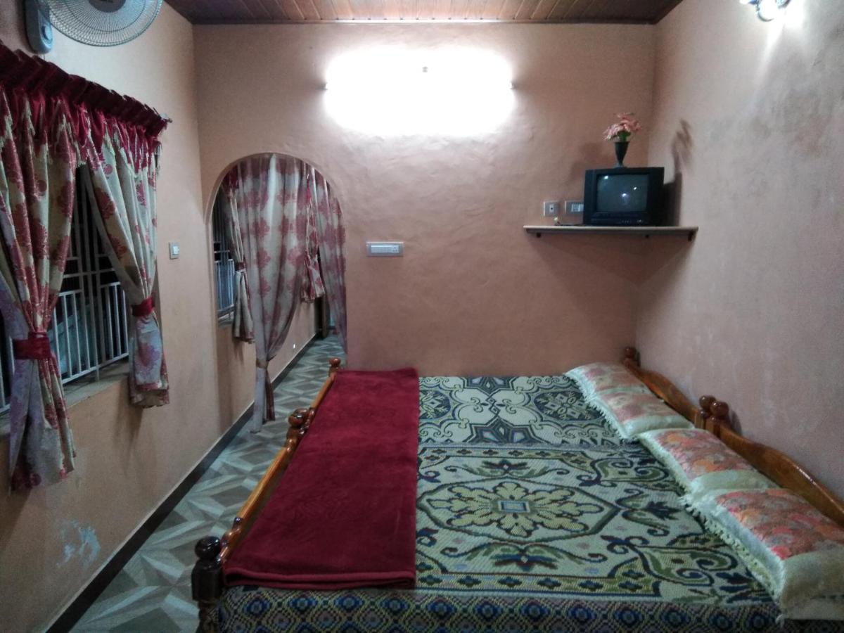 Maniis Homestay Vālpārai Exterior foto