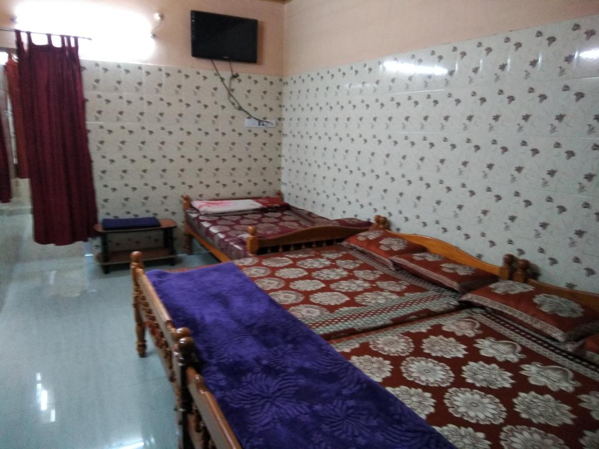 Maniis Homestay Vālpārai Exterior foto