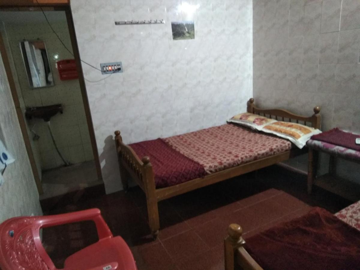 Maniis Homestay Vālpārai Exterior foto